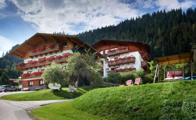 Alpin Apart Flachau Exterior photo